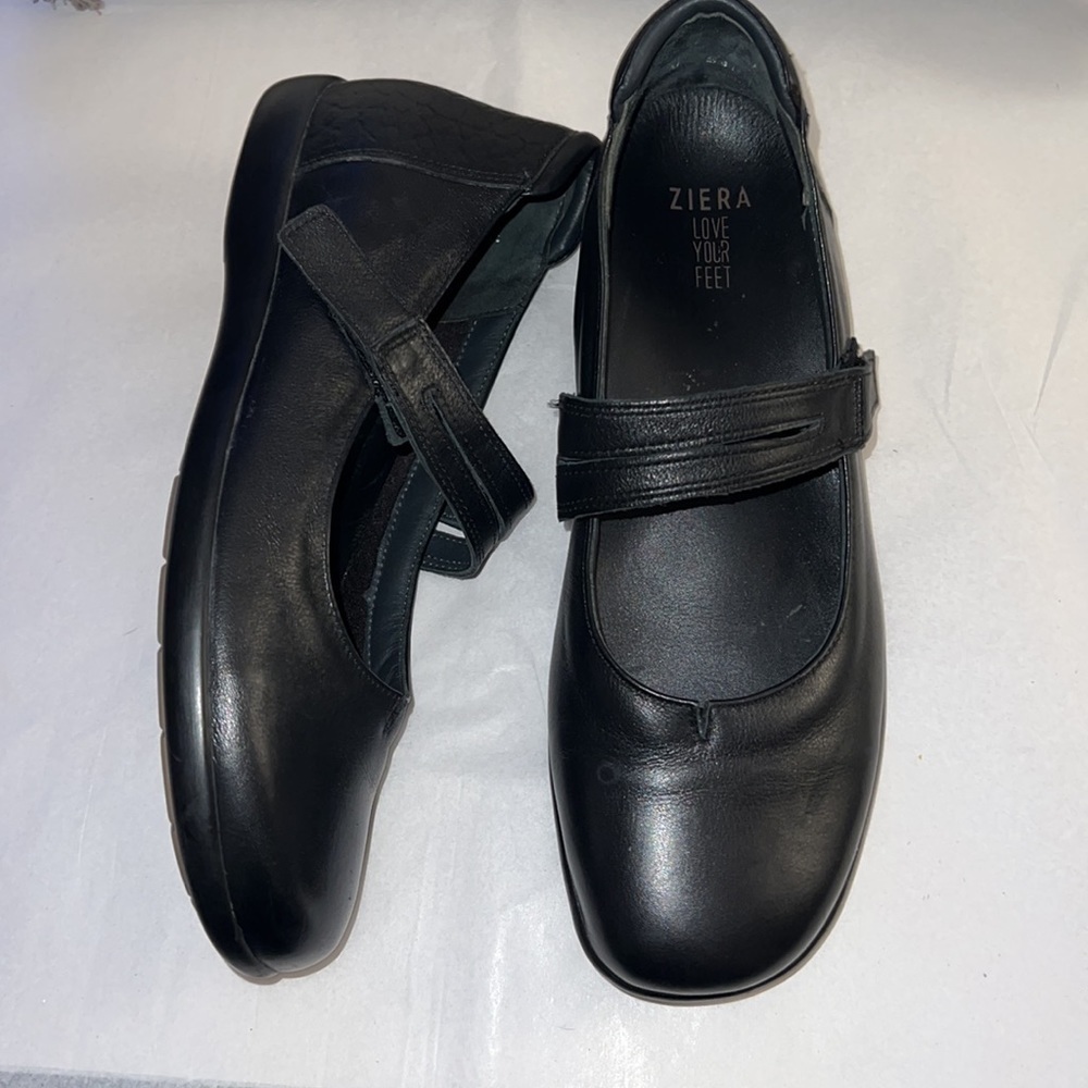 Ziera black leather Mary‎ Janes Velcro strap comfort Sz 9.5 US